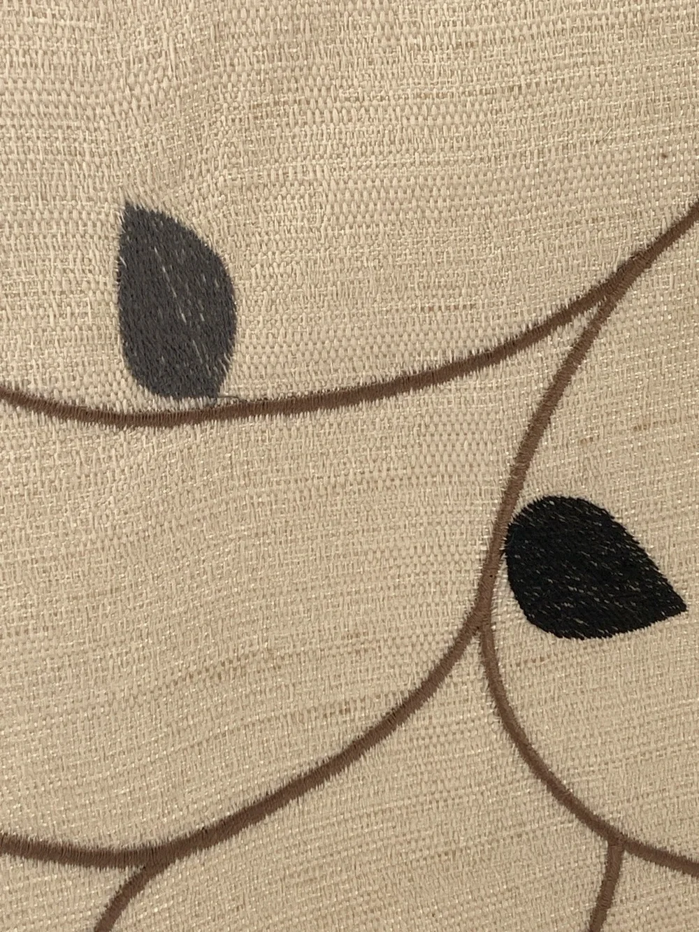 8 Embroirdered Placemants Black Grey Cream 13